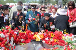 Парад Победы в Великих Луках (фото)