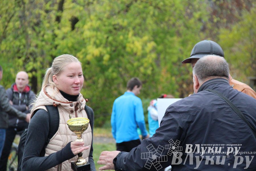 Легкоатлетический осенний кросс прошел в Великих Луках (фото)