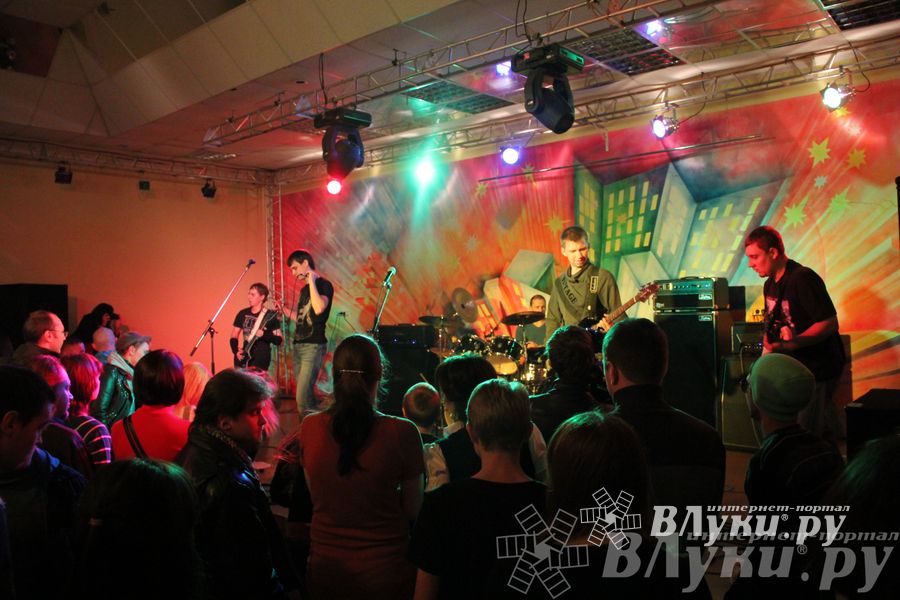 ​Фестиваль живой музыки «Арена фест» прошел в Великих Луках  (фото)