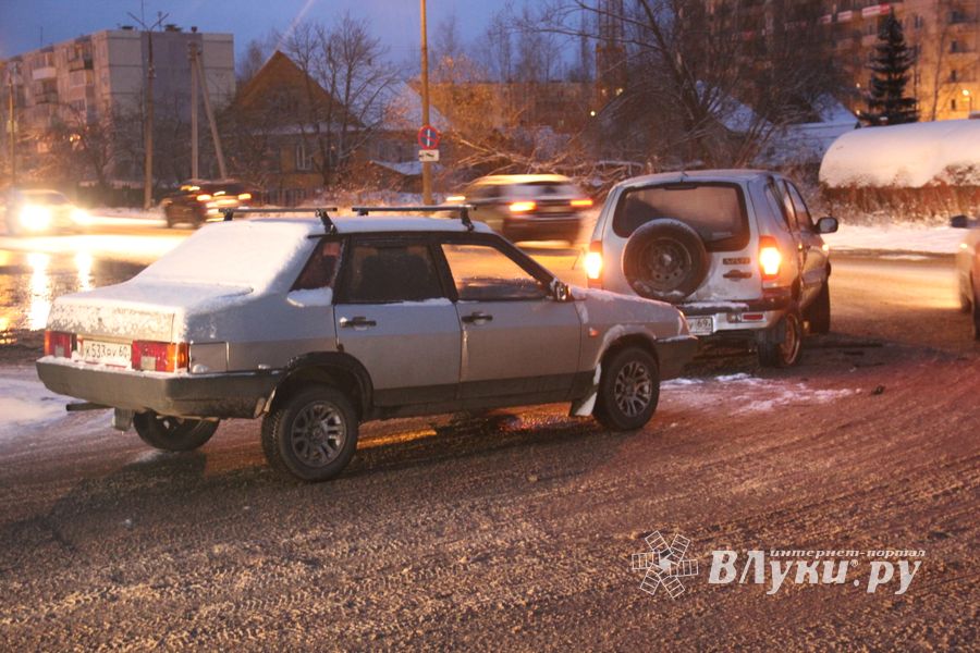 Тройное ДТП в Великих Луках (ФОТО)