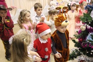 Новогодние утренники в Великих Луках продолжаются (ФОТО)