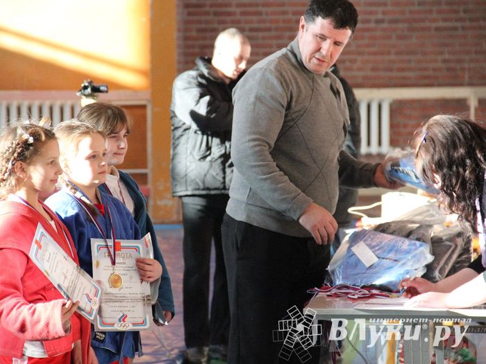 состоялось Открытое первенство города Великие Луки по борьбе самбо