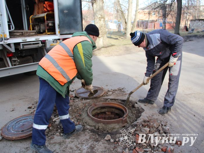 На ул. Нелидовской заменили люк на колодце (ФОТО)