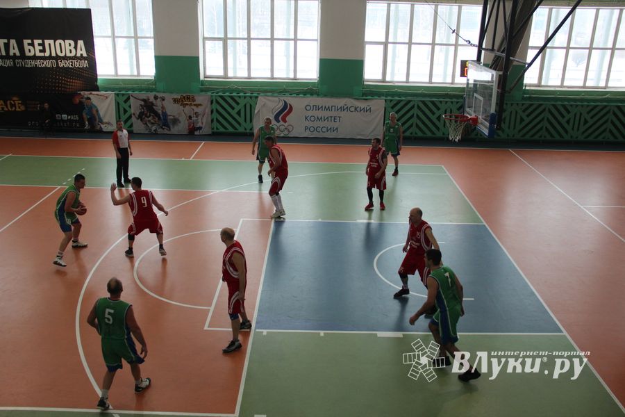 Великолучане стали победителями межрегионального турнира ветеранов баскетбола (ФОТО)