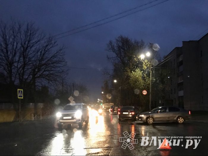 Из-за ДТП на 3-й Ударной пробка (ФОТО)