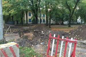 В Великих Луках в районе больничного городка ограничено движение (фото)
