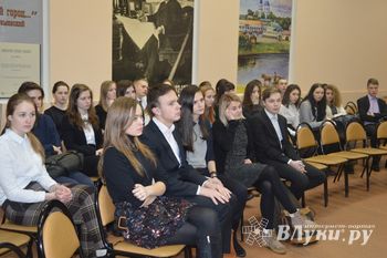 В Центральной библиотеке прошел круглый стол «Мы вместе» (фото)