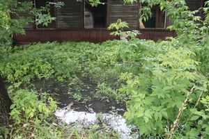 В Великих Луках устраняют серьёзную аварию в сетях канализации (ФОТО)