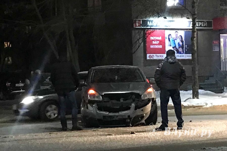 В Великих Луках на Гагарина произошо ДТП (ФОТО)