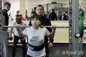 Соревнования по пауэрлифтингу прошли в Великих Луках (фото)