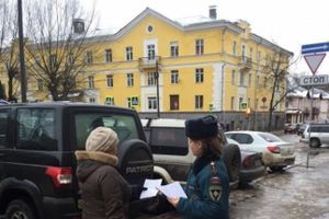 Великолучанам рассказали о «новогодних» мерах пожарной безопасности (ФОТО)