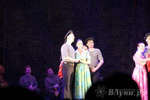 Государственный ансамбль «Русский Север» представил в Великих Луках мюзикл «Василий Теркин» 