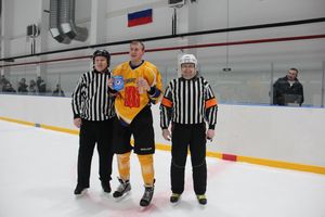 Две великолукские команды хоккеистов одержали победы в домашних матчах (ФОТО)