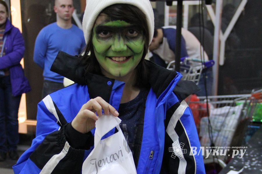 В ТЦ «Апельсин» прошла весенняя ночь распродаж