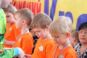 В Великих Луках стартовали спортивные соревнования среди дошколят «Юные олимпионики»