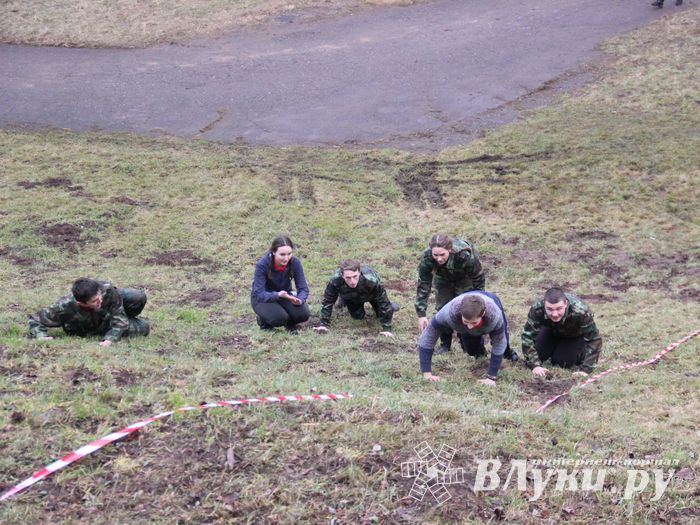 В Великих Луках проходит открытая военно-патриотическая игра «Юнармия-Великие Луки-2020» (ФОТО)