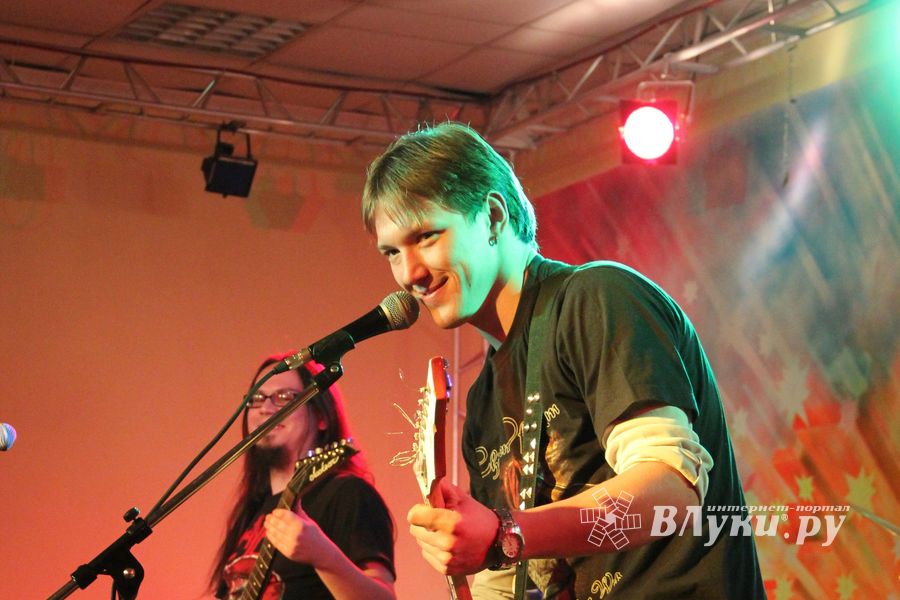 ​Фестиваль живой музыки «Арена фест» прошел в Великих Луках  (фото)