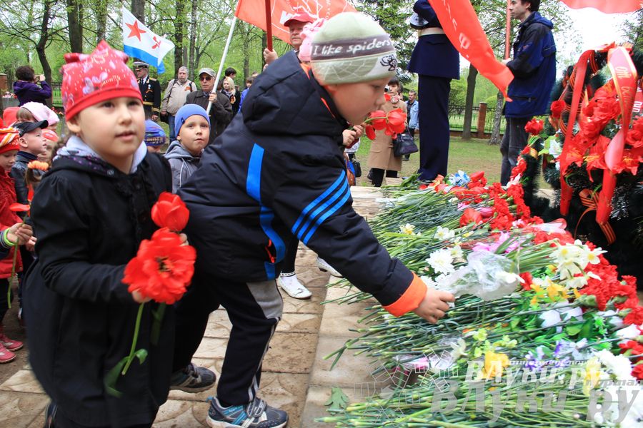 В Великих Луках почтили память погибших в Великой Отечественной войне