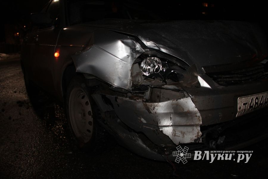 ДТП в Великих Луках — есть пострадавшие (ФОТО)