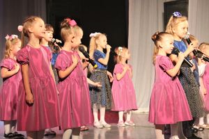 Юные артисты ГДК им. Ленина отметили «Мамин день» (ФОТО)