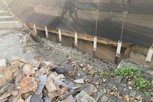 Провал под магазином на проспекте Ленина понудят устранить (ФОТО)