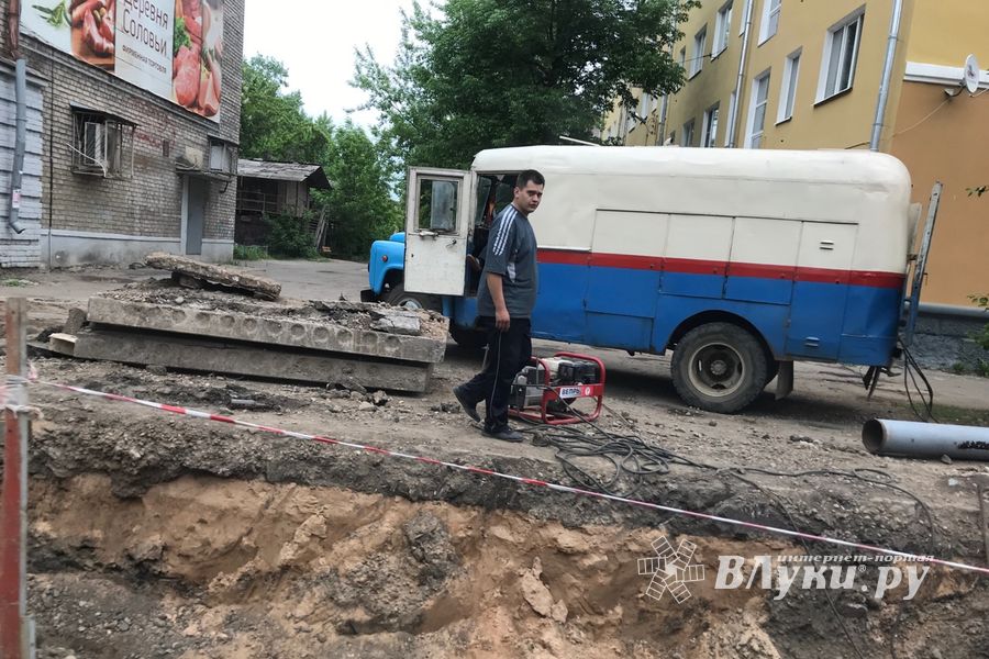 На ул. Первомайской – капитальный ремонт теплосетей (ФОТО)