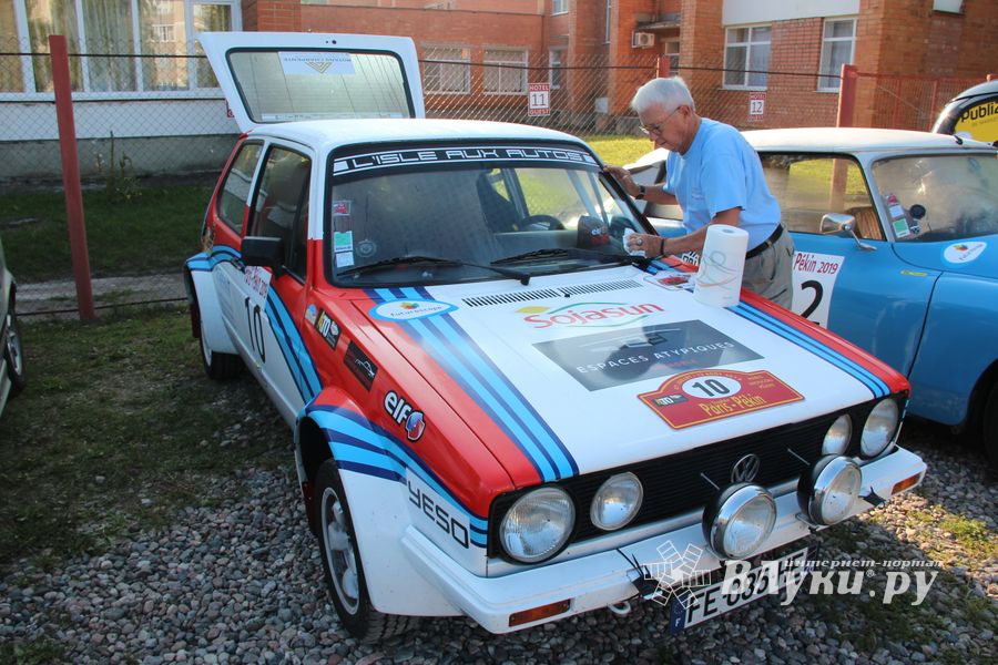 Ретро-автомобили побывали в Великих Луках (ФОТО)