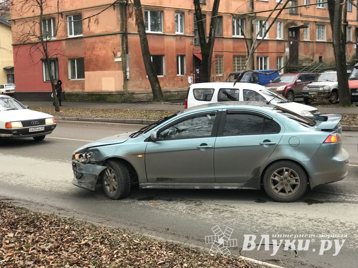 На проспекте Гагарина произошло ДТП (ФОТО)