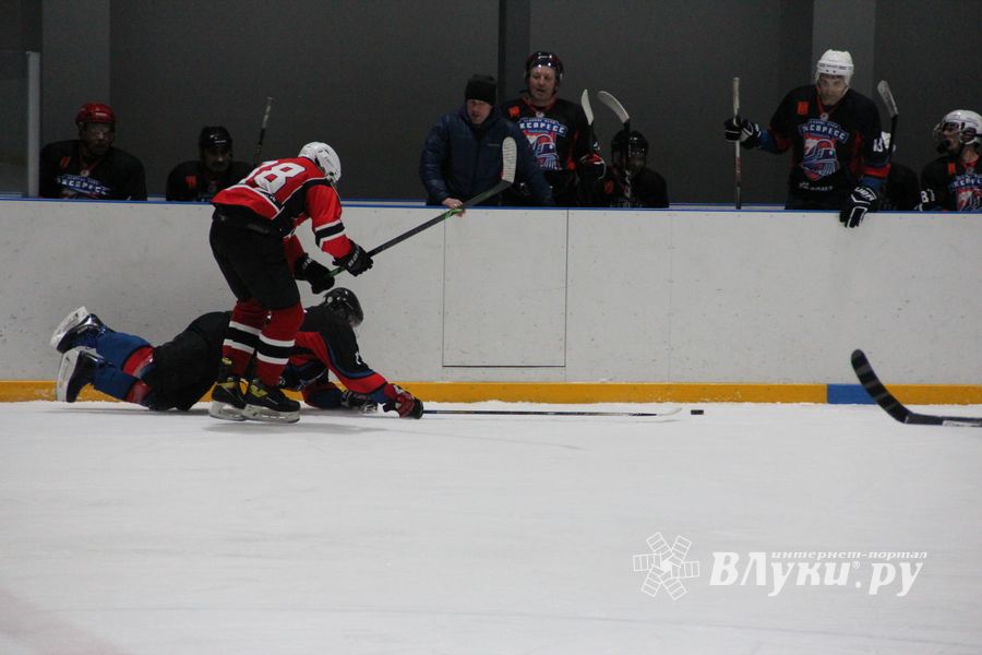 ХК «Экспресс» одержал победу над ХК «Евро-Керамика» в рамках НХЛ (ФОТО)