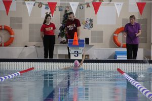 Соревнования по плаванию на призы Деда Мороза прошли в Великих Луках (ФОТО)