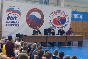 Николай Валуев посетил тренировку великолукских спортсменов (ФОТО)