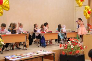 В школе №13 чествовыали вчерашних учеников начальной школы (ФОТО)