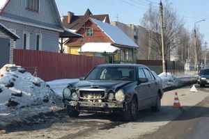 Два Мерседеса столкнулись в Великих Луках (ФОТО)