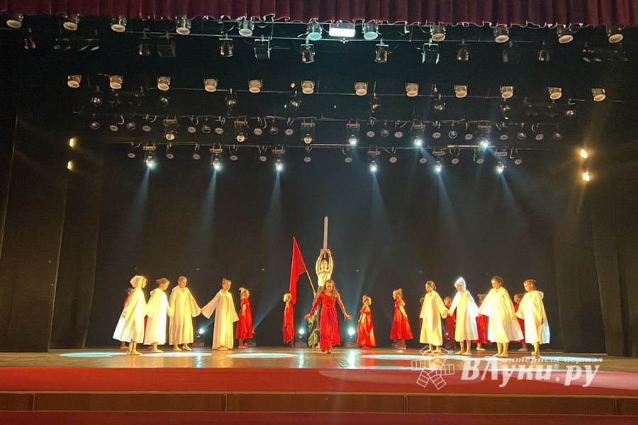 В ДК ЛК состоялся итоговый концерт фестиваля «Великолукская веснянка» (ФОТО)