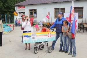 «Парад детских колясок» в День семьи, любви и верности (ФОТО)