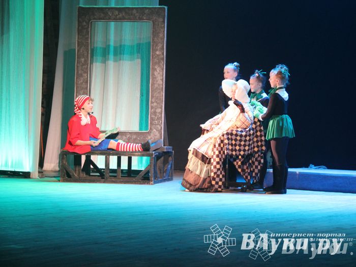 ​В городском ДК им. Ленина состоялась премьера музыкальной сказки «Буратино»