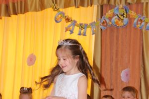 Дети поздравили мам с 8 марта (фото и видео)