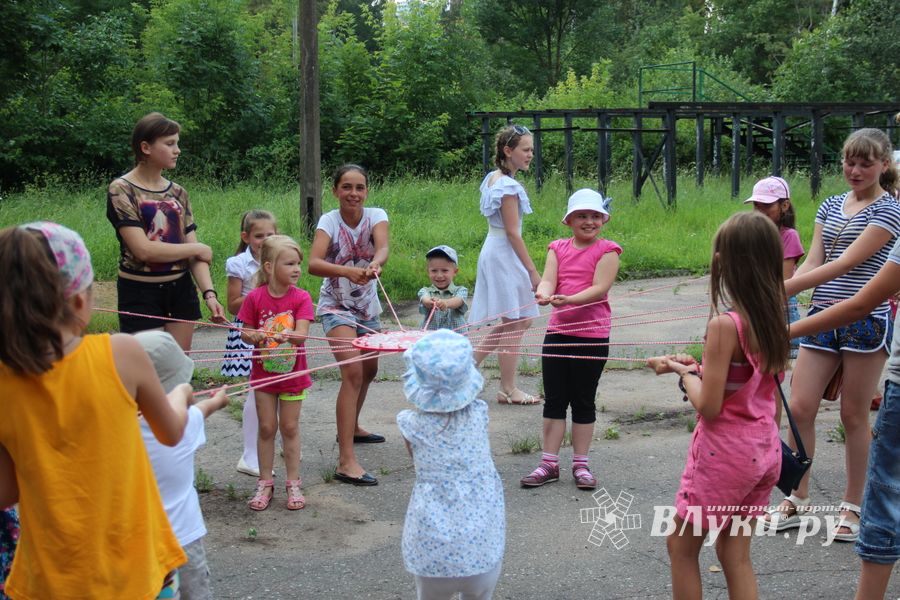 В городском парке Великих Лук прошёл День мороженого