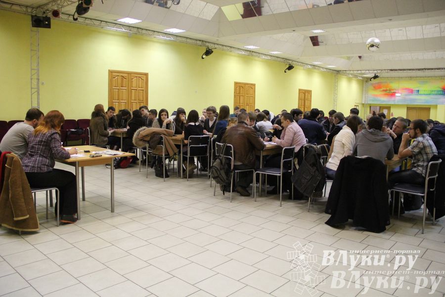 Третий тур игр «Что? Где? Когда?» состоялся вчера в ДК ЛК (фото)