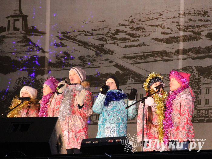 Дождик не помешал открытию городской ёлки (ФОТО)