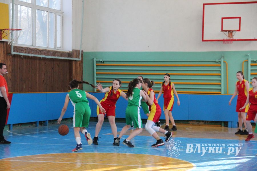 Великолучанки завоевали золото на открытом турнире по баскетболу (ФОТО)