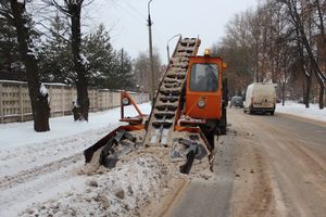 Улицы Великих Лук очищают от снега (ФОТО)