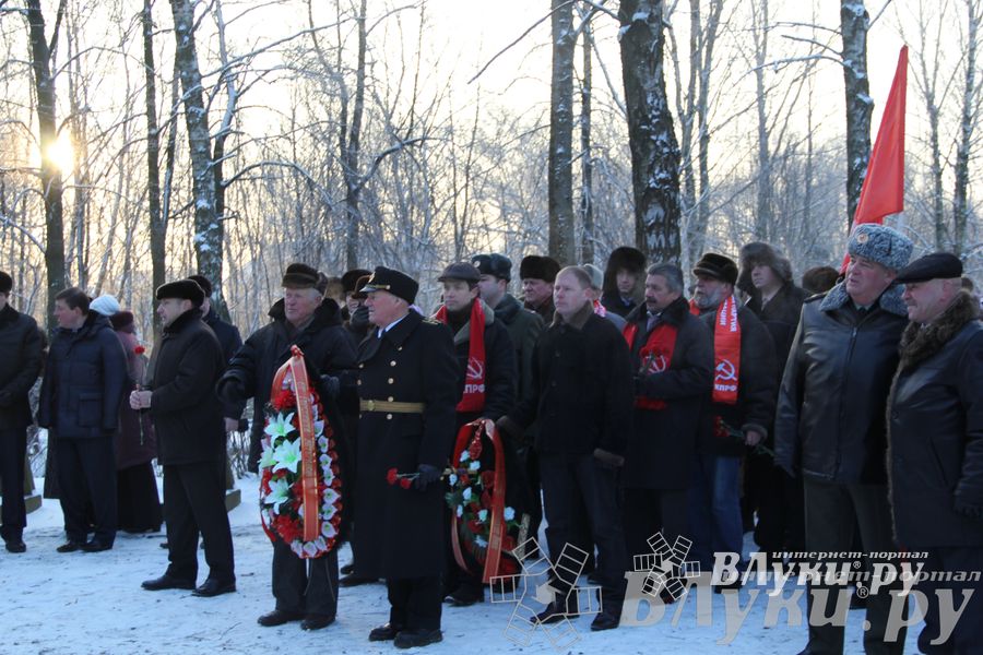 Торжественные мероприятия, посвященные 71-й годовщине освобождения Великих Лук от немецко-фашистских захватчиков (фото)