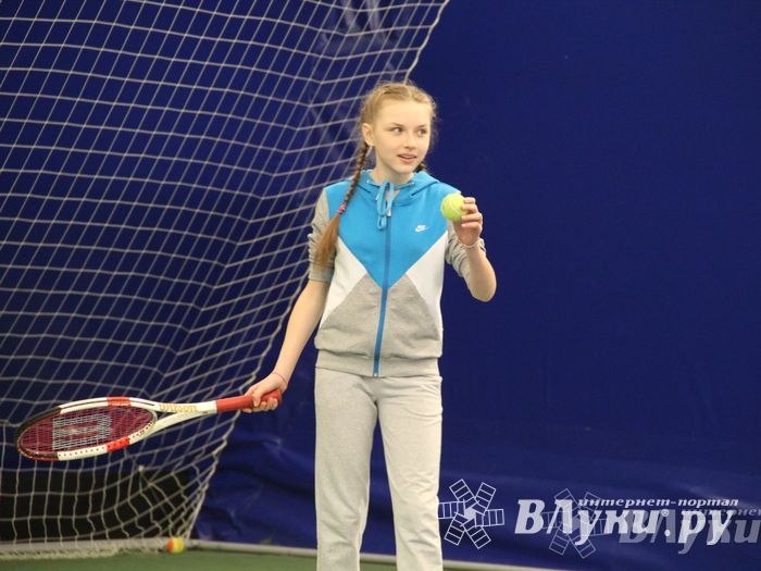 В Великих Луках прошло Первенство по большому теннису (фото)