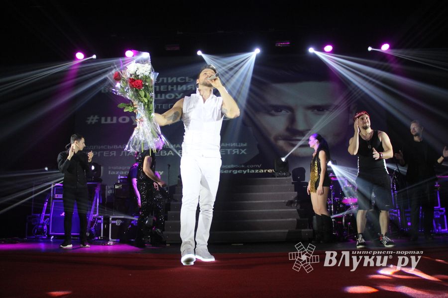 В Великих Луках состоялся концерт Сергея Лазарева