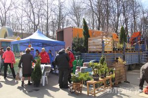 Универсальная торговая ярмарка «Весна-2015» прошла в Великих Луках (фото)