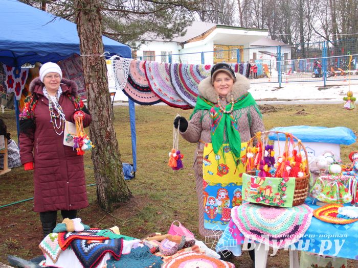 В Великих Луках сожгли Масленицу (фото)