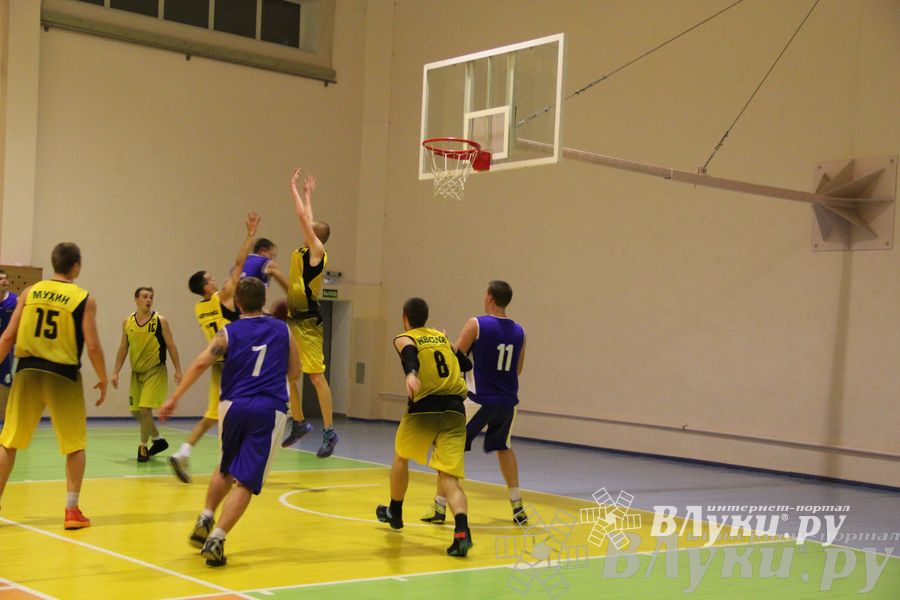 В Великих Луках проходят игры Чемпионата АСБ (фото)