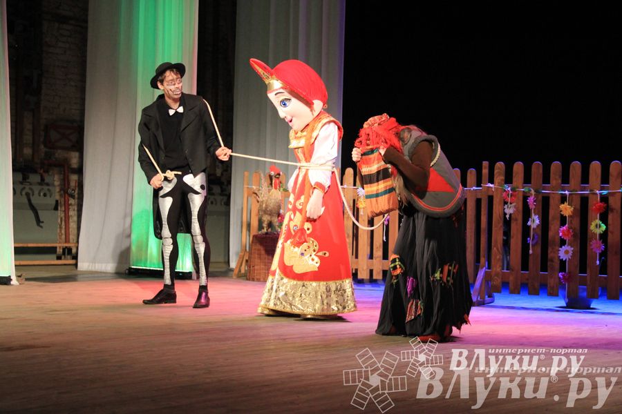 Состоялась премьера спектакля «Однажды в сказке...» (фото)
