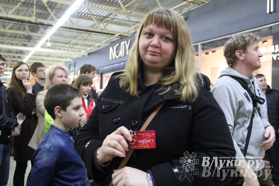 В ТЦ «Апельсин» прошла весенняя ночь распродаж